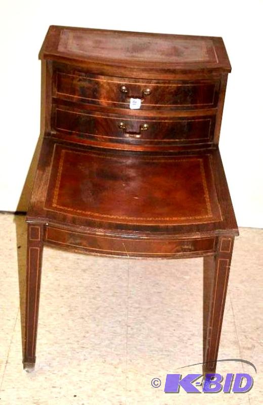 lot 18 image: Columbia brand Genuine Mahogany&nbspLeather ...