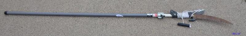 lot 186 image: FISKARS tree trimming pole...