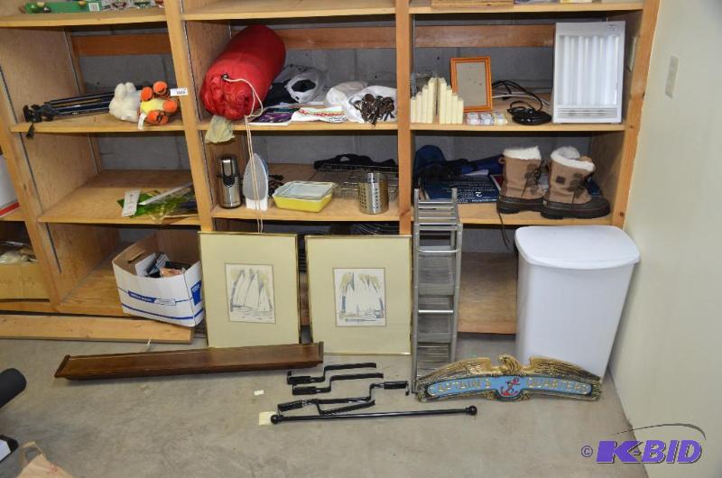 lot 196 image: Large group of collectibles and households in...
