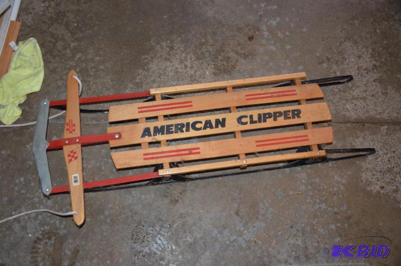 lot 204 image: Vintage Collectible wood sled...