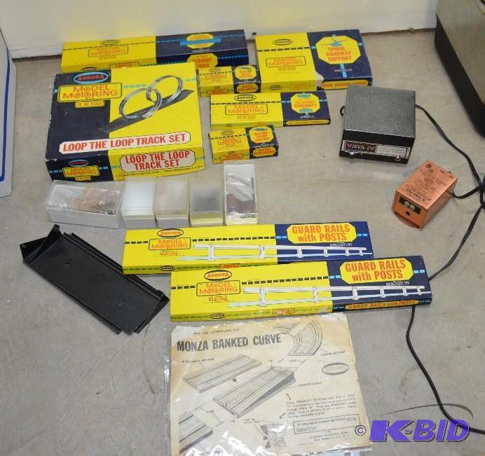 lot 38 image: Aurora Model Motoring toy slot car track, HO ...