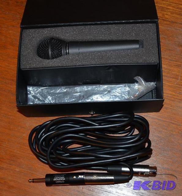 lot 51 image: V-Tech - 1040  unidirectional dynamic mi...