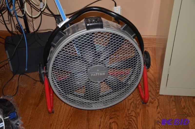 lot 98 image: Patton 24&quotFloor fan...