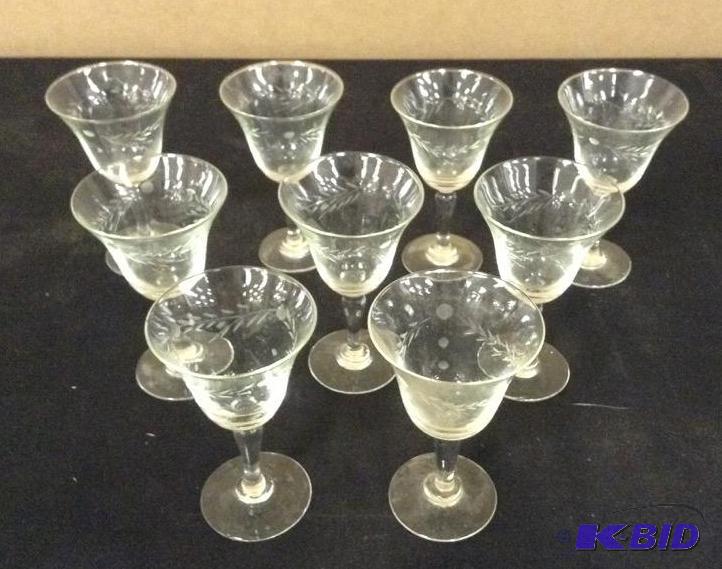 9 Beautiful Vintage Wine Glasses