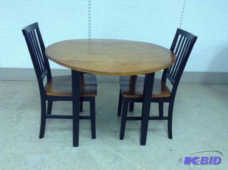 Round Drop Leaf Farm Table & Chairs