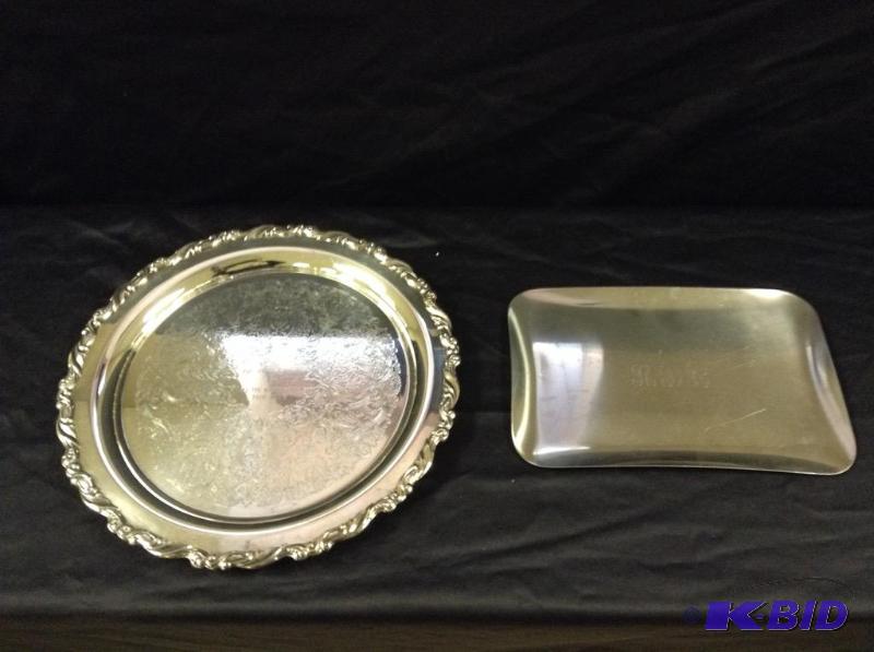 lot 105 image: Pair of Serving Trays