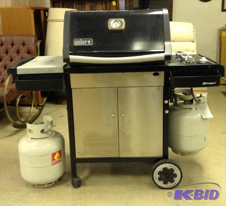 lot 15 image: Weber Spirit Gas Grill