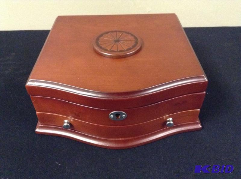 lot 19 image: Early American Silver Coins Wood Case
