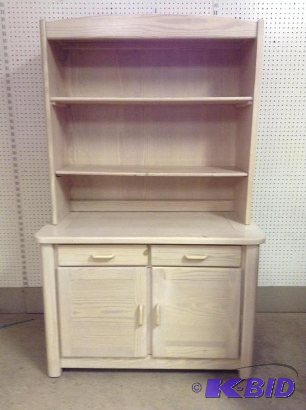 lot 2 image: Nice Open Shelf Hutch