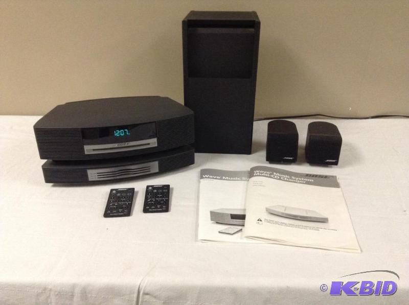 lot 28 image: Bose Wave Music System wCD Changer and Speakers
