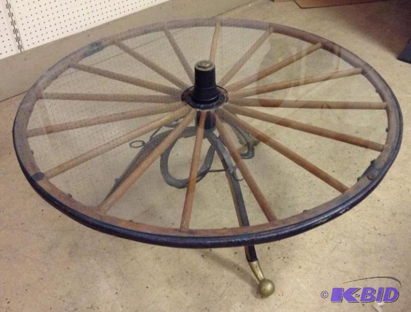 lot 3 image: Wagon Wheel & Horse Shoe Glass Top Table