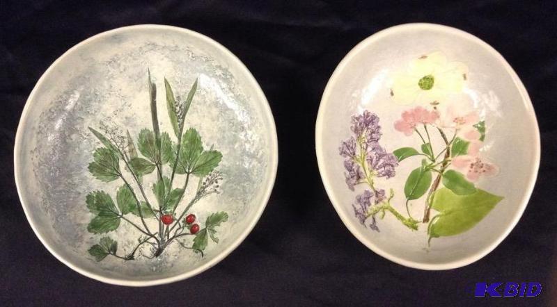 lot 47 image: Two Decorative Salt Marsh Pottery Bowls