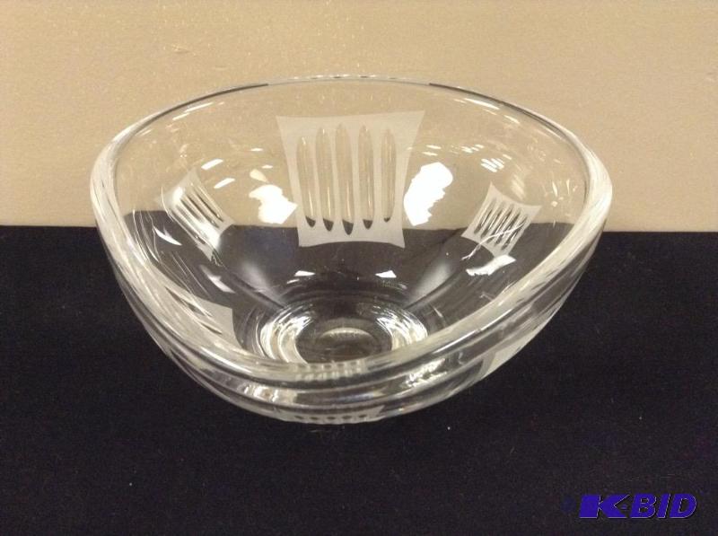 lot 53 image: Ernest Gordon Kosta Boda Crystal Contemporary Bowl