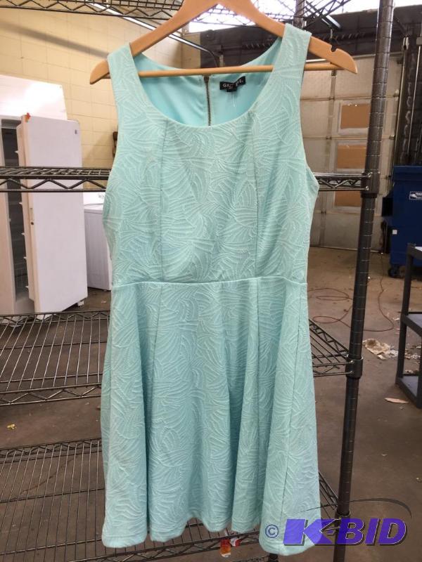 lot 21 image: Knit dress