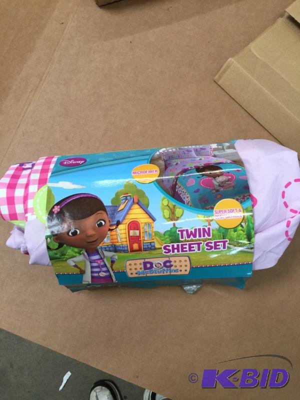 lot 29 image: Disney microfiber twin sheets Dr. McStuffins