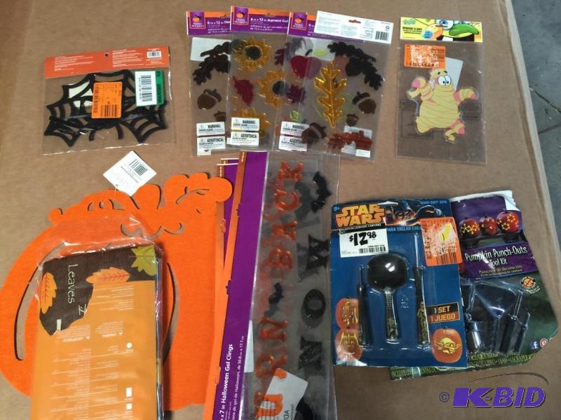 lot 36 image: Holiday stuff 001