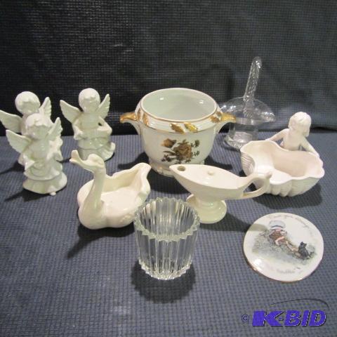 Hull Swan, Knick Knacks