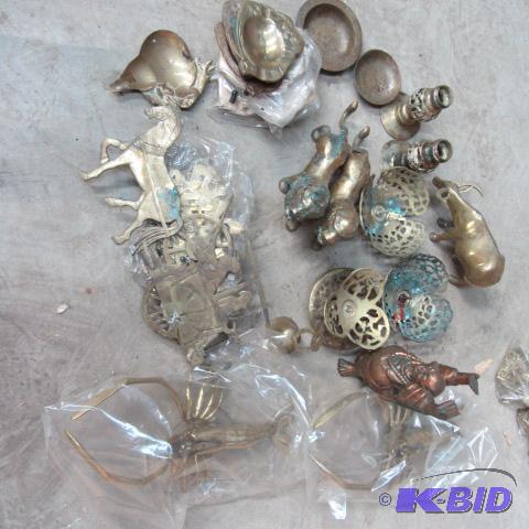lot 104 image: Brass Trinkets