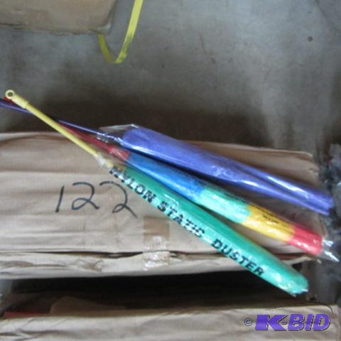 lot 122 image: Nylon Static Dusters