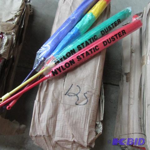 lot 125 image: Nylon Static Dusters
