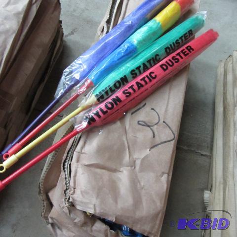 lot 127 image: Nylon Static Dusters