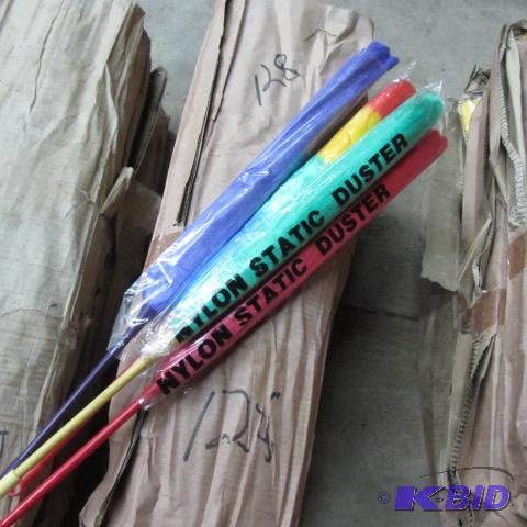 lot 128 image: Nylon Static Dusters