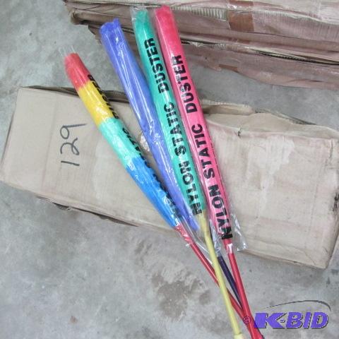lot 129 image: Nylon Static Dusters