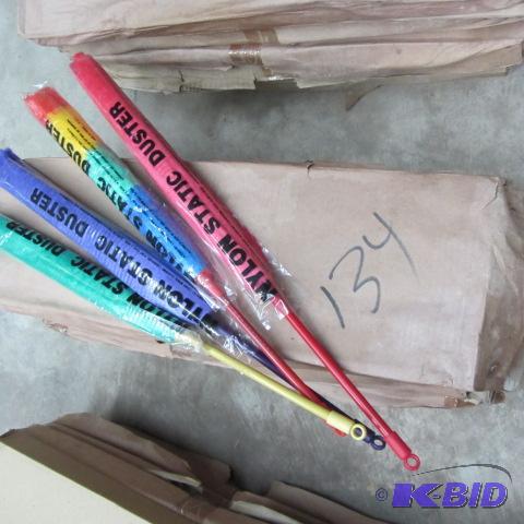 lot 134 image: Nylon Static Dusters