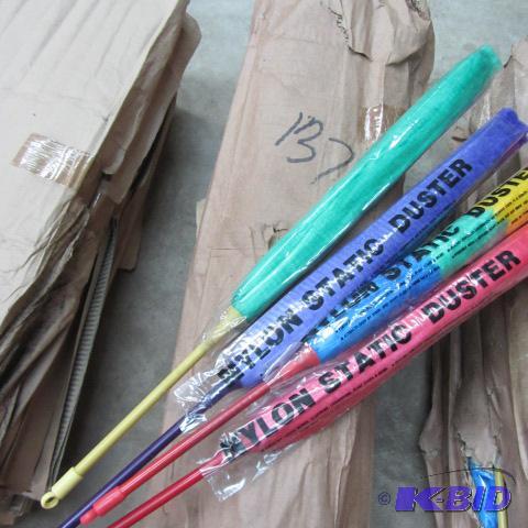 lot 137 image: Nylon Static Dusters