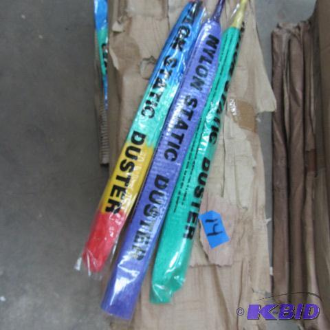 lot 14 image: Nylon Static Dusters