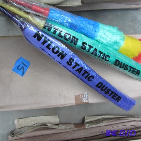 lot 15 image: Nylon Static Dusters