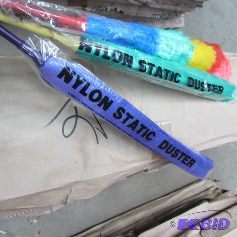 lot 16 image: Nylon Static Dusters