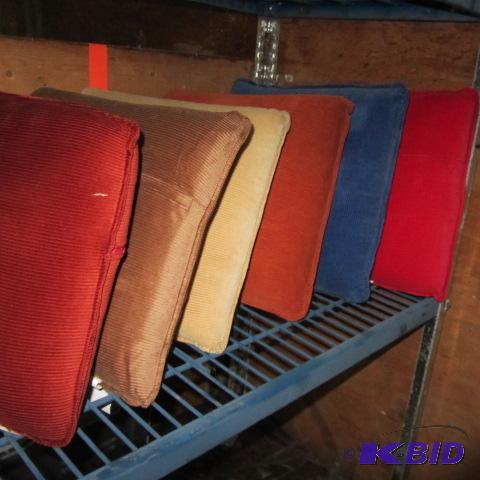 lot 176 image: Throw Pillows