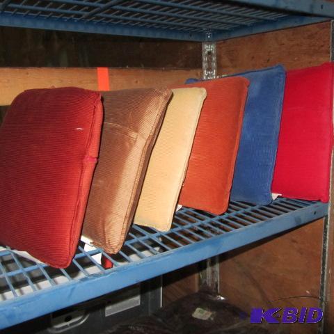 lot 177 image: Throw Pillows