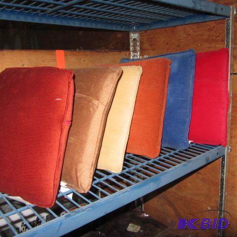 lot 178 image: Throw Pillows