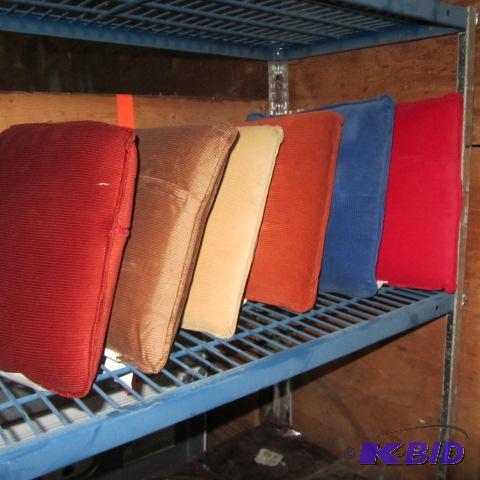 lot 180 image: Throw Pillows