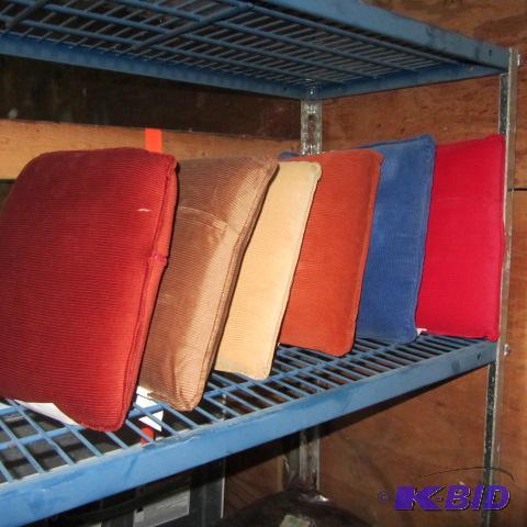 lot 181 image: Throw Pillows
