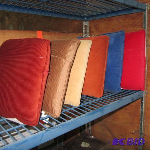 lot 182 image: Throw Pillows