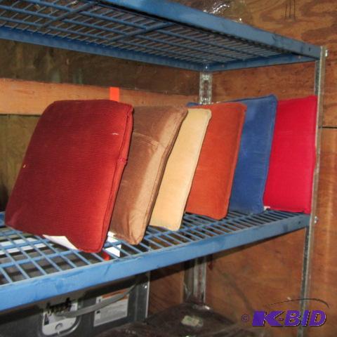 lot 183 image: Throw Pillows