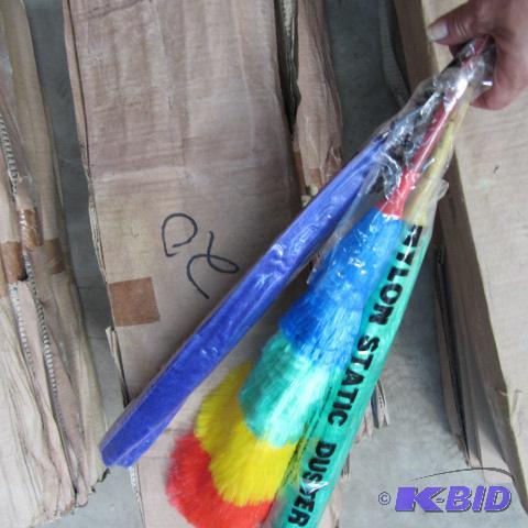 lot 20 image: Nylon Static Dusters