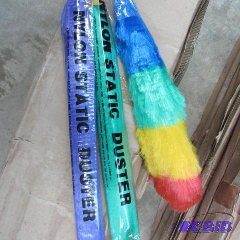 lot 43 image: Nylon Static Dusters