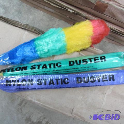lot 48 image: Nylon Static Dusters
