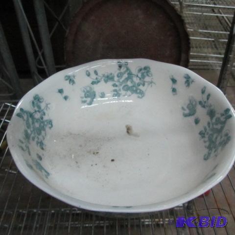 lot 511 image: Fancy Wash & Wooden Bowls