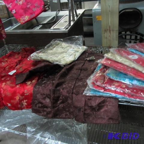lot 513 image: Ladies Quilted Jackets