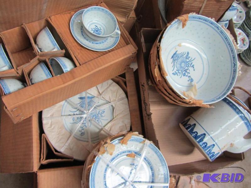 lot 67 image: New Dinner Sets
