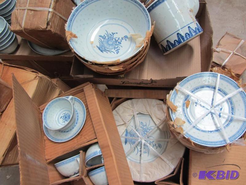 lot 68 image: New Dinner Sets