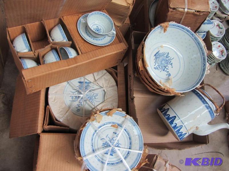 lot 69 image: New Dinner Sets