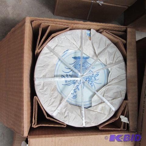 lot 74 image: Dinnerware