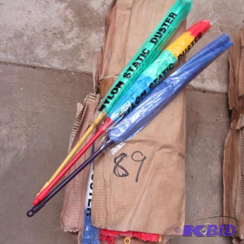 lot 89 image: Nylon Static Dusters