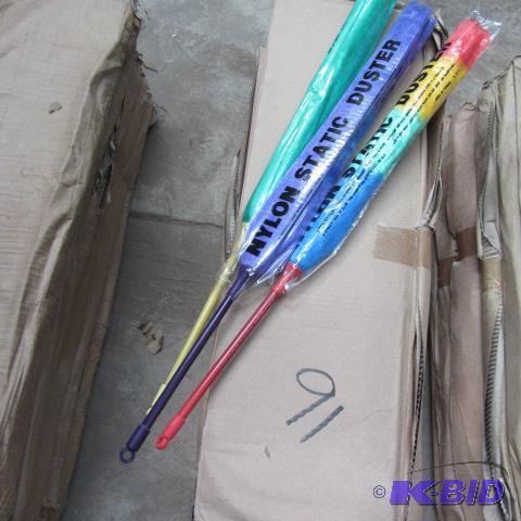 lot 91 image: Nylon Static Dusters